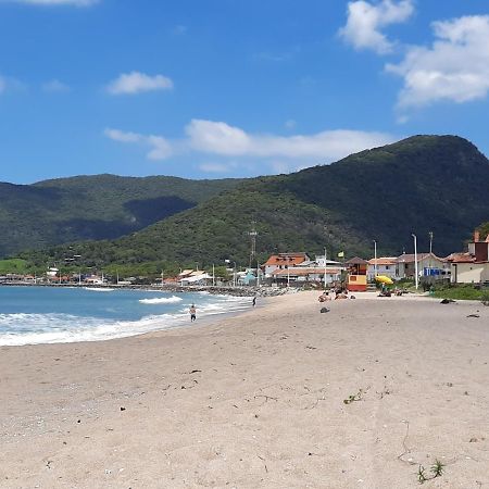 Chale Praia Da Armacao ฟลอเรียนอโปลิส ภายนอก รูปภาพ
